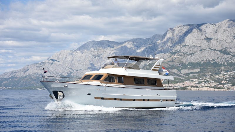 Yacht Charter BLANKA