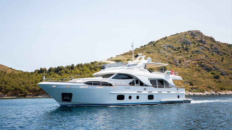Yacht Charter REBECCA V