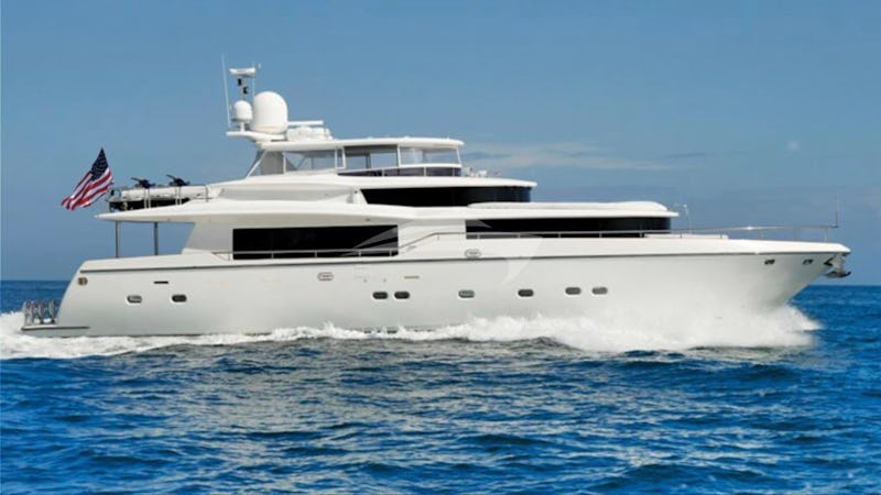 Yacht Charter ILUSION
