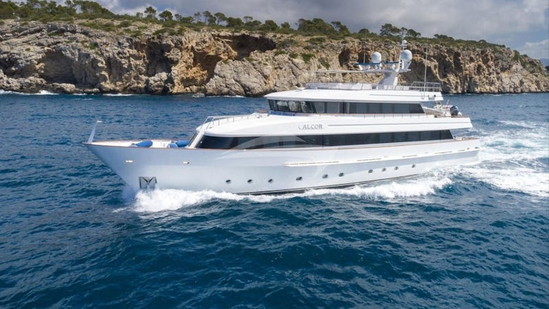 Yacht Charter ALCOR