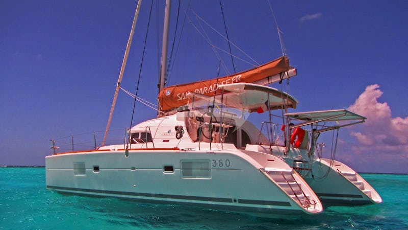 Yacht Charter HARMONY