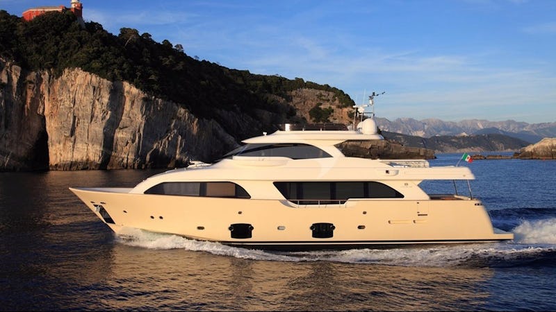 Yacht Charter DANA