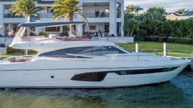 Yacht Charter SUNSATION