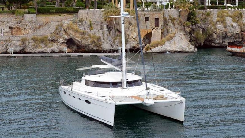 Yacht Charter WHALE