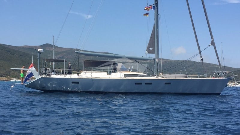 Yacht Charter LH2