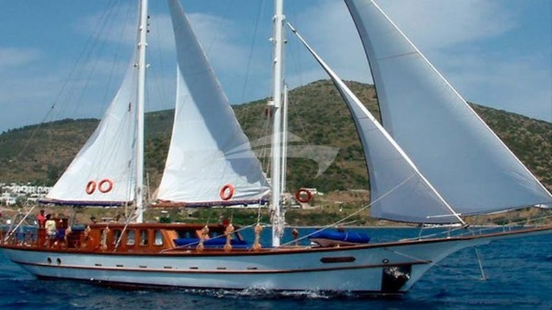 Yacht Charter ADARA
