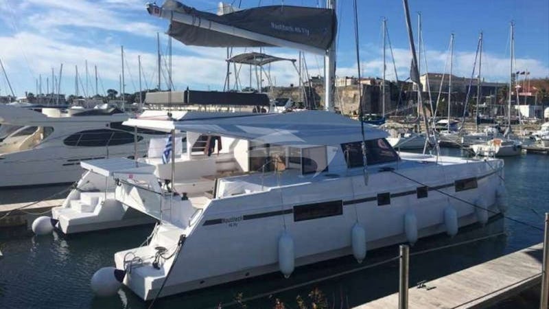 Yacht Charter SITHONIA