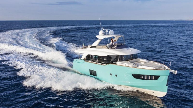 Yacht Charter MAYBE 5
