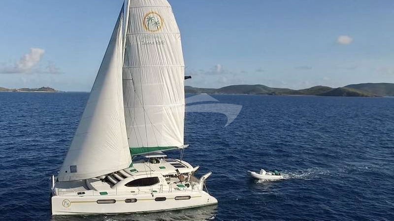Yacht Charter ISLAND R&R
