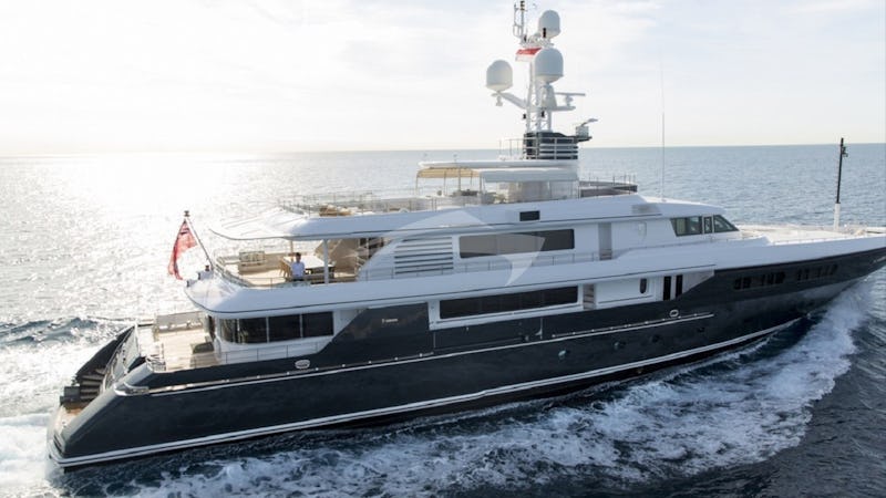 Yacht Charter EMERALD