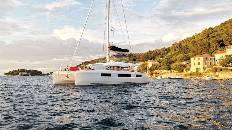 Yacht Charter KATKA