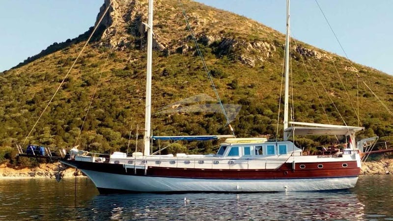 Yacht Charter ATLANTIK III