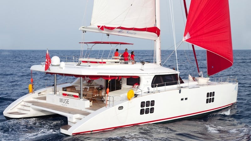 Yacht Charter MUSE