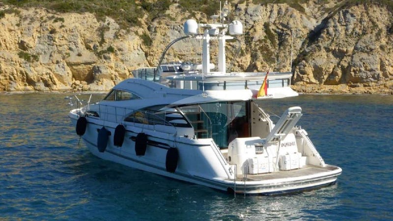 Yacht Charter VAGABUNDO