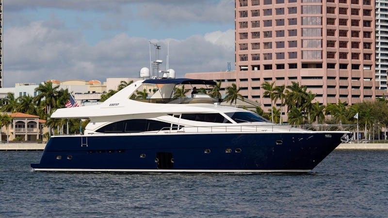 Yacht Charter DEE DEE LEE