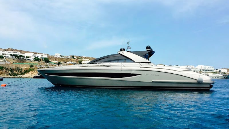 Yacht Charter R