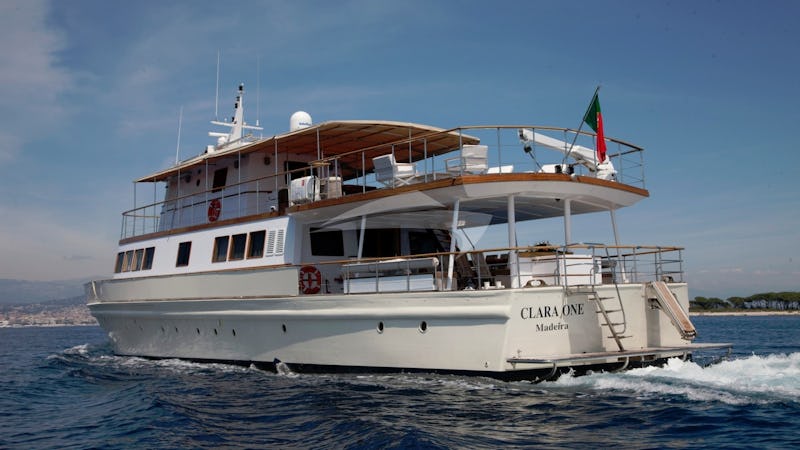 Yacht Charter CLARA ONE
