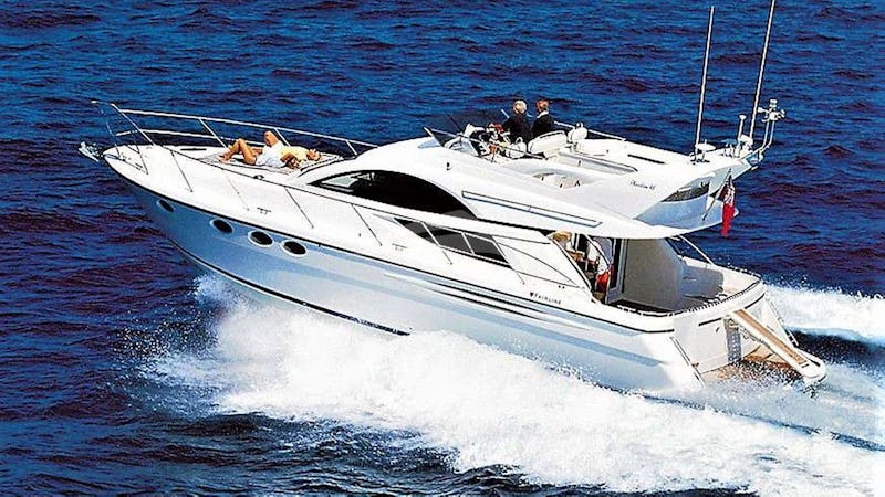 Yacht Charter LIAZETA