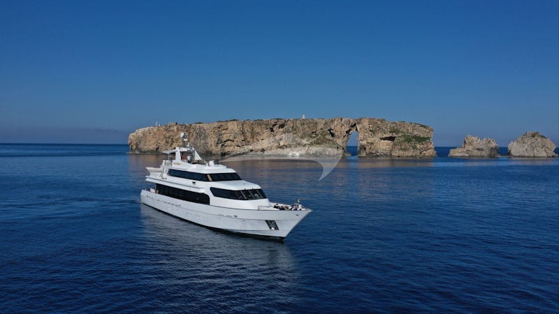 Yacht Charter CARMEN FONTANA