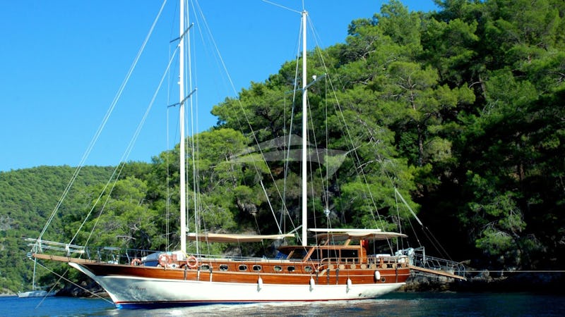 Yacht Charter MOJITO