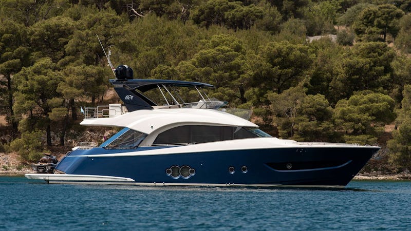 Yacht Charter FIVE WEEKS