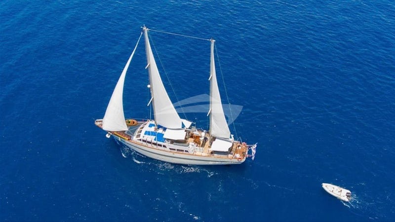 Yacht Charter IRIS PS
