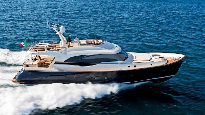Yacht Charter LUMIERE