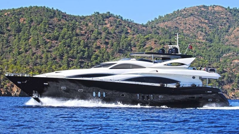 Yacht Charter EVOLUTION