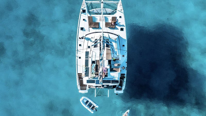 Yacht Charter WINTER'S COMING