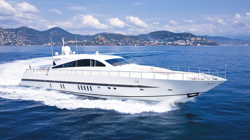 Yacht Charter CARAMIA