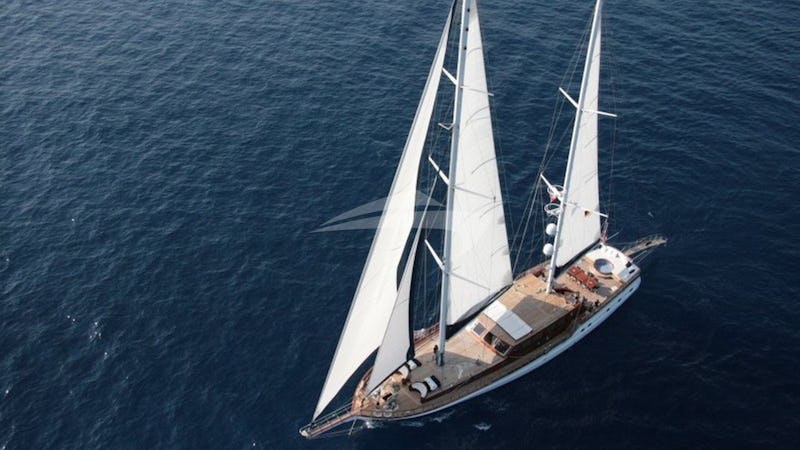 Yacht Charter VOYAGE