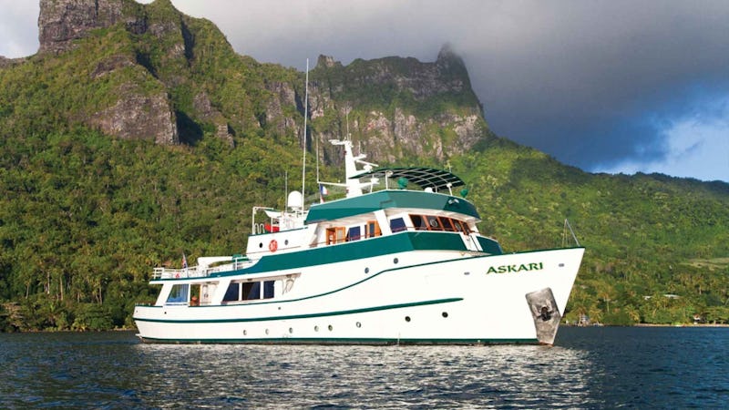 Yacht Charter ASKARI