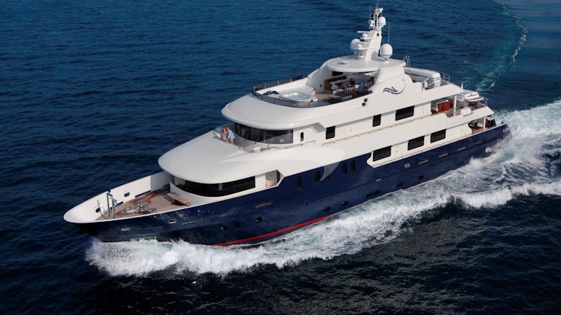 Yacht Charter SERENITY II