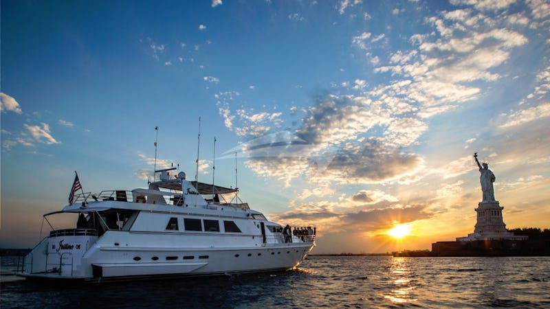 Yacht Charter JUSTINE