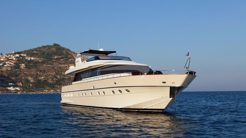 Yacht Charter WHITEHAVEN