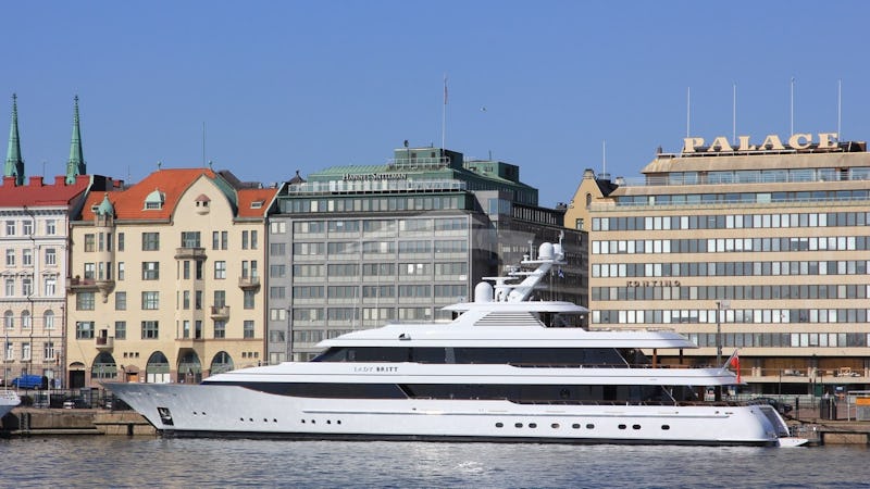 Yacht Charter LADY BRITT