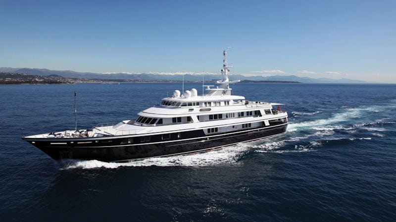 Yacht Charter VIRGINIAN