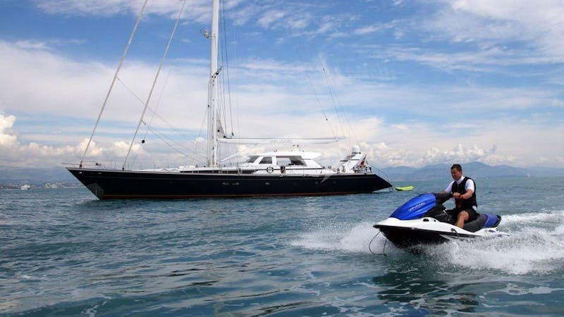 Yacht Charter UNPLUGGED