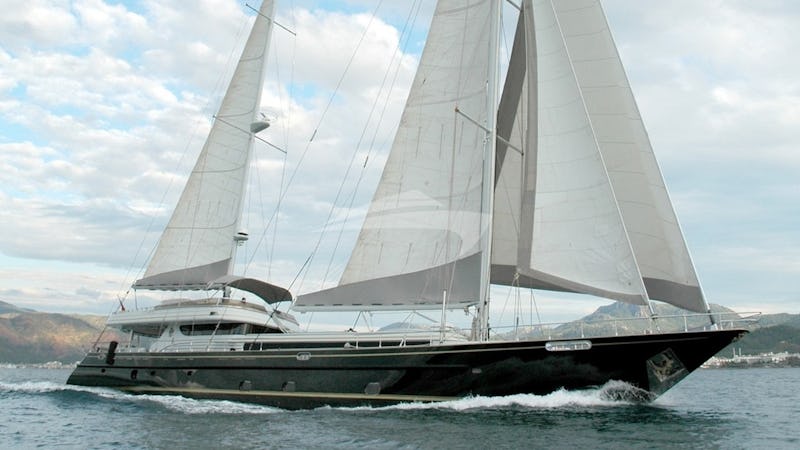 Yacht Charter SUHEYLA
