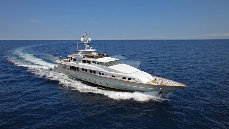 Yacht Charter EGO