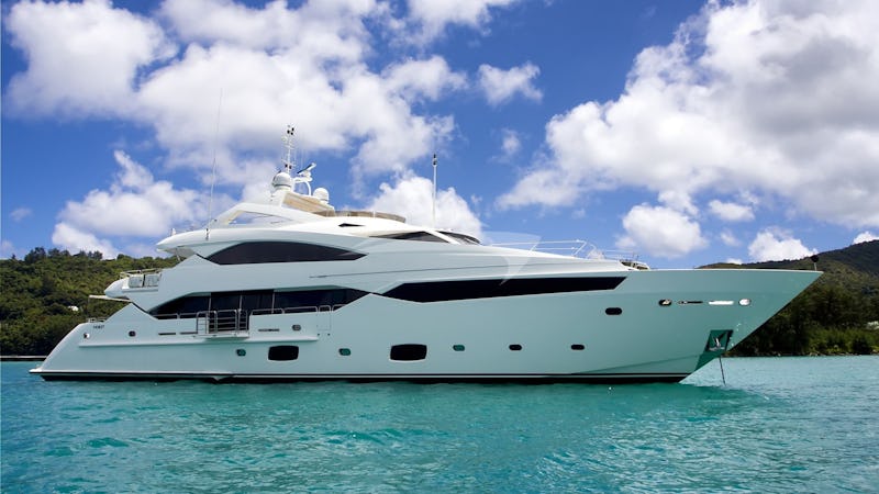 Yacht Charter LUSIA M