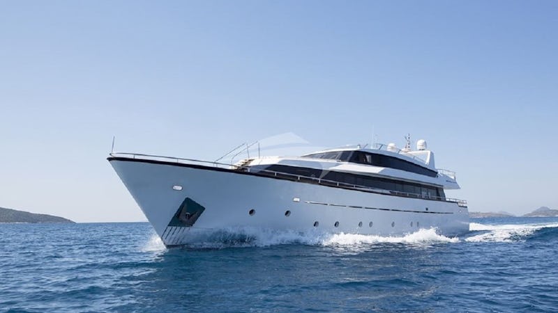 Yacht Charter NOMI