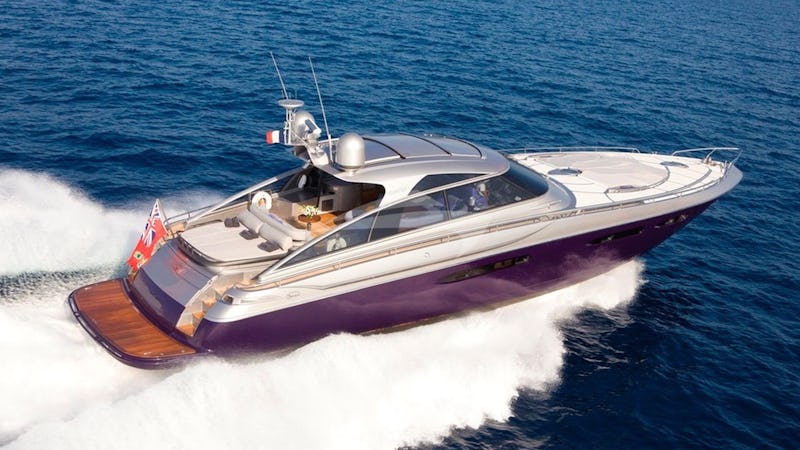 Yacht Charter LOW BLOW