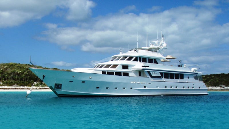 Yacht Charter LE MONTRACHET