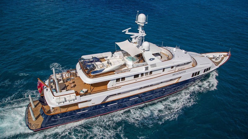 Yacht Charter BLU 470