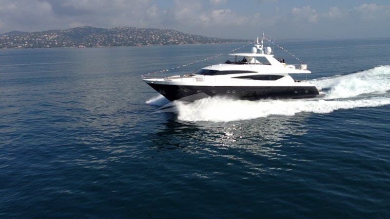 Yacht Charter LADY BEATRICE