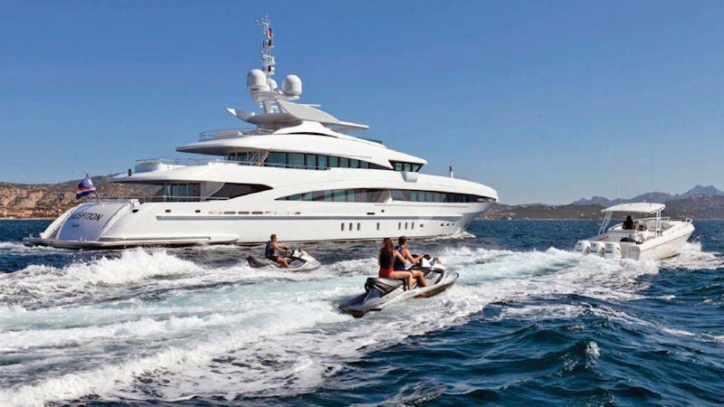 Yacht Charter INCEPTION