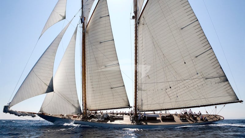 Yacht Charter ELEONORA