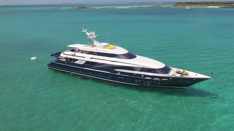 Yacht Charter OCTOPUSSY