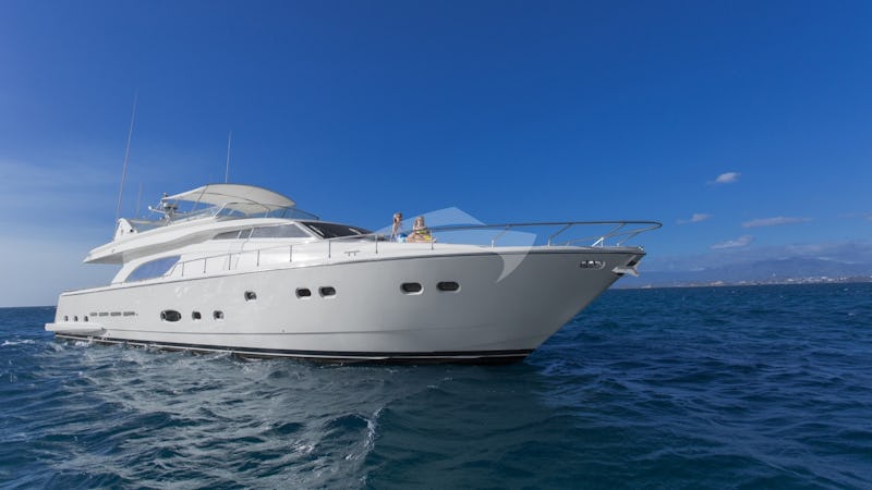 Yacht Charter IROUE